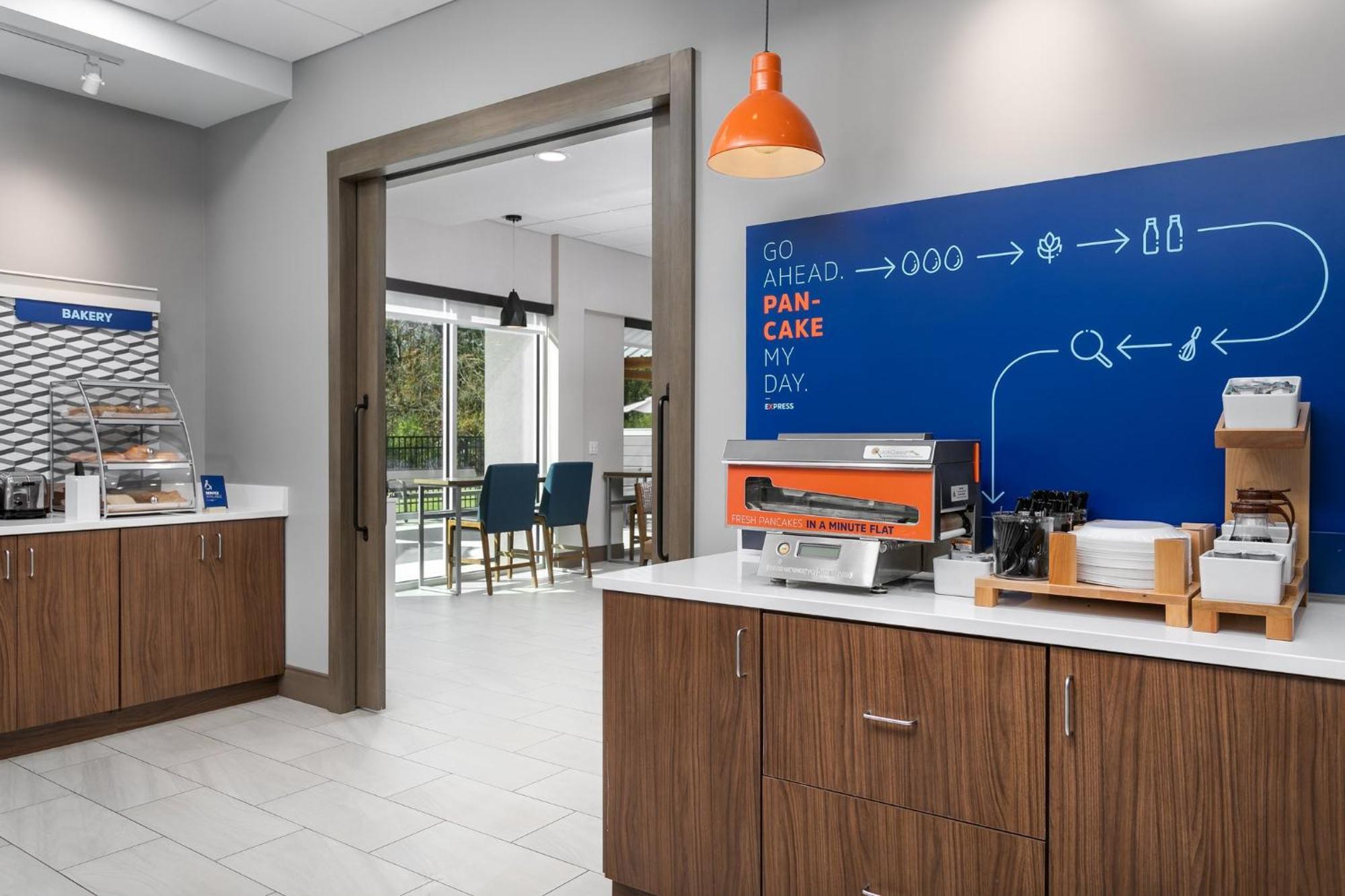 Holiday Inn Express Chattanooga - Hamilton Place Экстерьер фото
